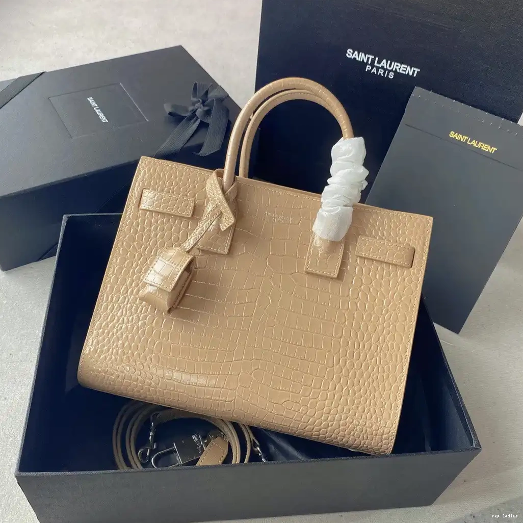 REP JOUR SAC BABY DE YSL 0520